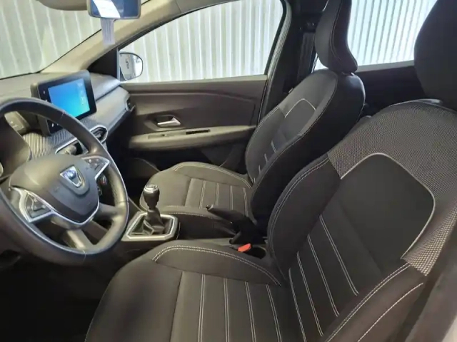 Dacia Sandero sce 65 - 22 — photo 10