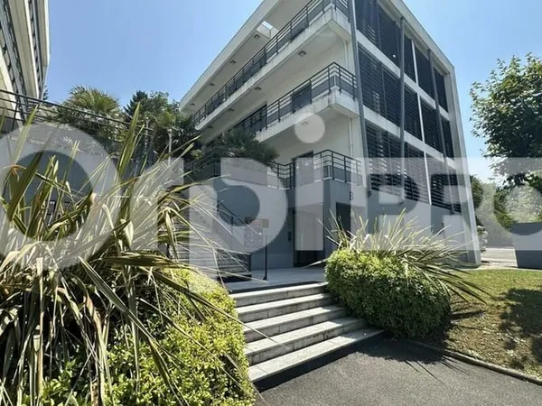 Bureau 175 m²