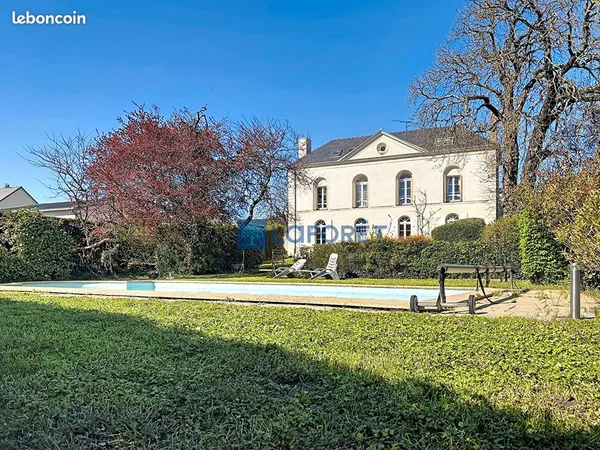 Maison 8 pièces 198 m²
