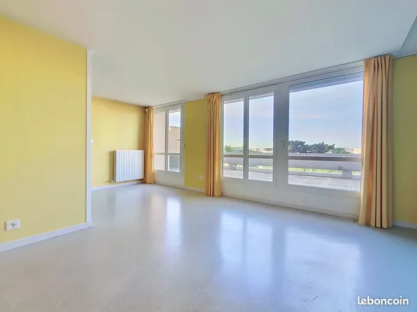 Appartement de 77 m², très bien placé, avec vue dégagée