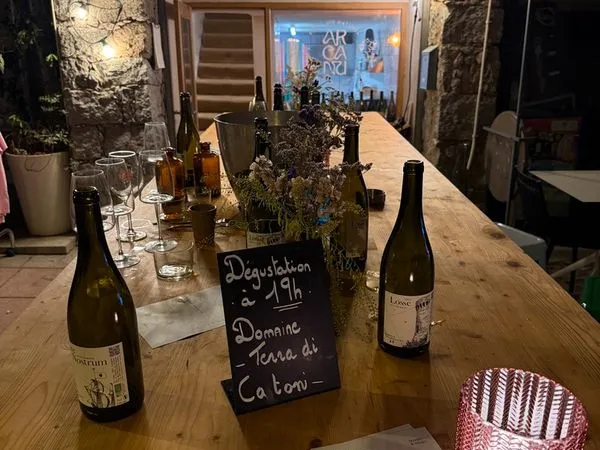 Fonds de commerce bar à vins / restaurant - Porto-Vecchio centre piéton
