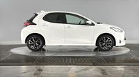 Toyota Yaris 116h Design 5p MY22 — photo 4