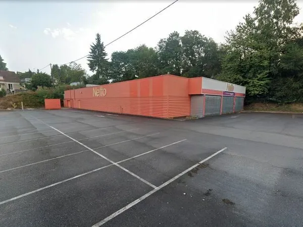 Local commercial 944 m² UZERCHE