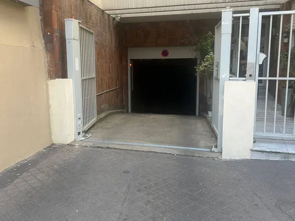 Parking 12 m²