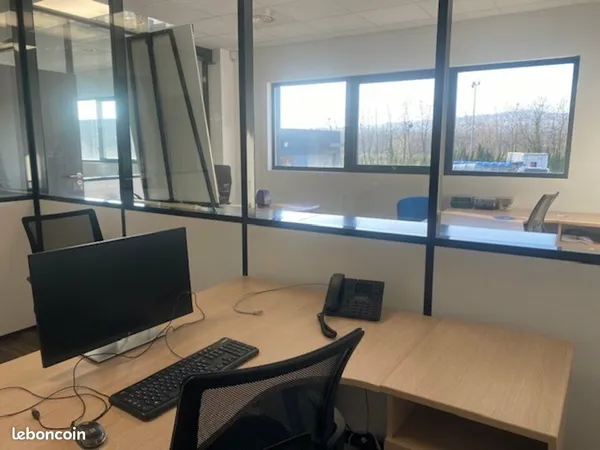 Bureaux 61 m²