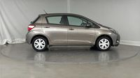 Toyota Yaris 70 VVT-i France 5p MY19 — photo 4