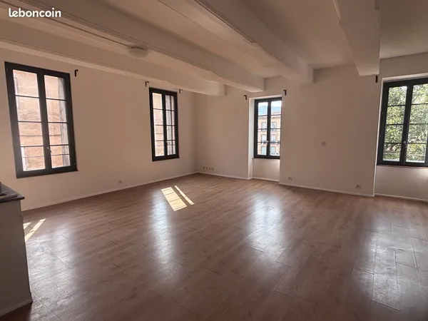Bel grand appartement F3 de 99m2 a Lodeve