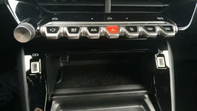 Peugeot 208 hybrid 110 e-dcs6 — photo 72