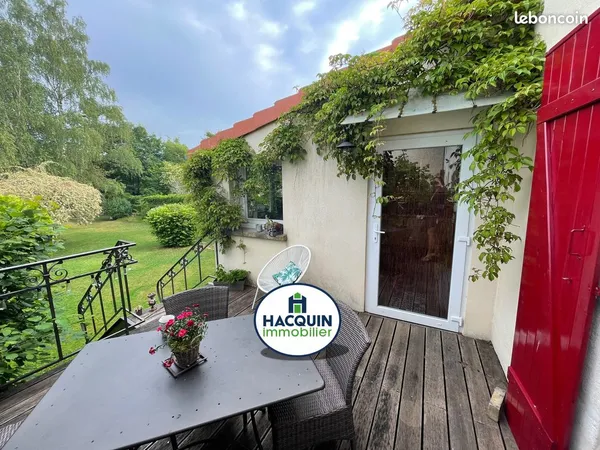 Maison 8 pièces 246 m²