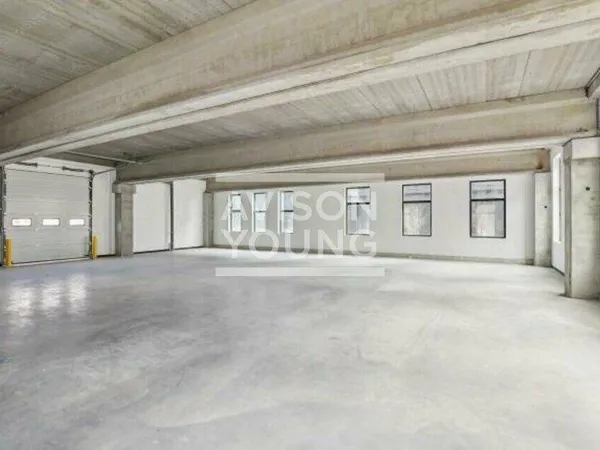 Local d'activité 2046 m²