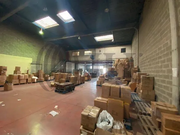 Local d'activité 555 m²