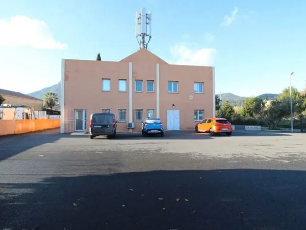 Bureau 58 m²