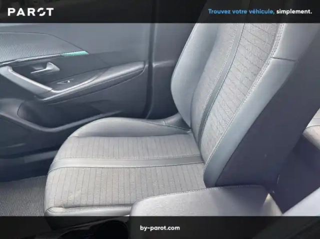 Peugeot 2008 1.2 puretech 100ch s&amp;s allure pack — photo 27