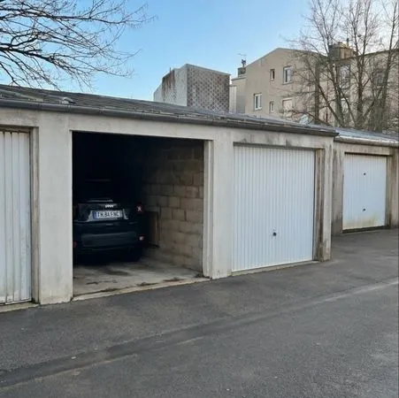 Garage fermé / Box 82 rue Joseph Créac'h