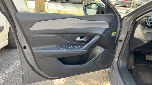 Peugeot 308 SW 1.5 BlueHDi 130 EAT8 - Allure – 2024 – 20325 km – Diesel – Boîte Automatique — photo 19