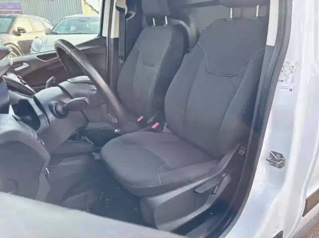 Ford Transit Courier fourgonnette 1.5 tdci 100ch stop&amp;start trend — photo 10