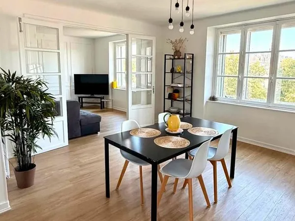 Appartement rénové. 4 pièces. 82m2. Etage 2/4