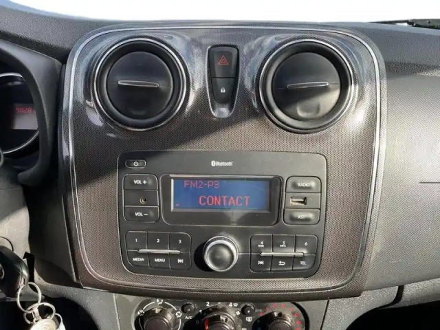 Dacia Sandero 1.0 sce 75ch urban stepway -18 — photo 11