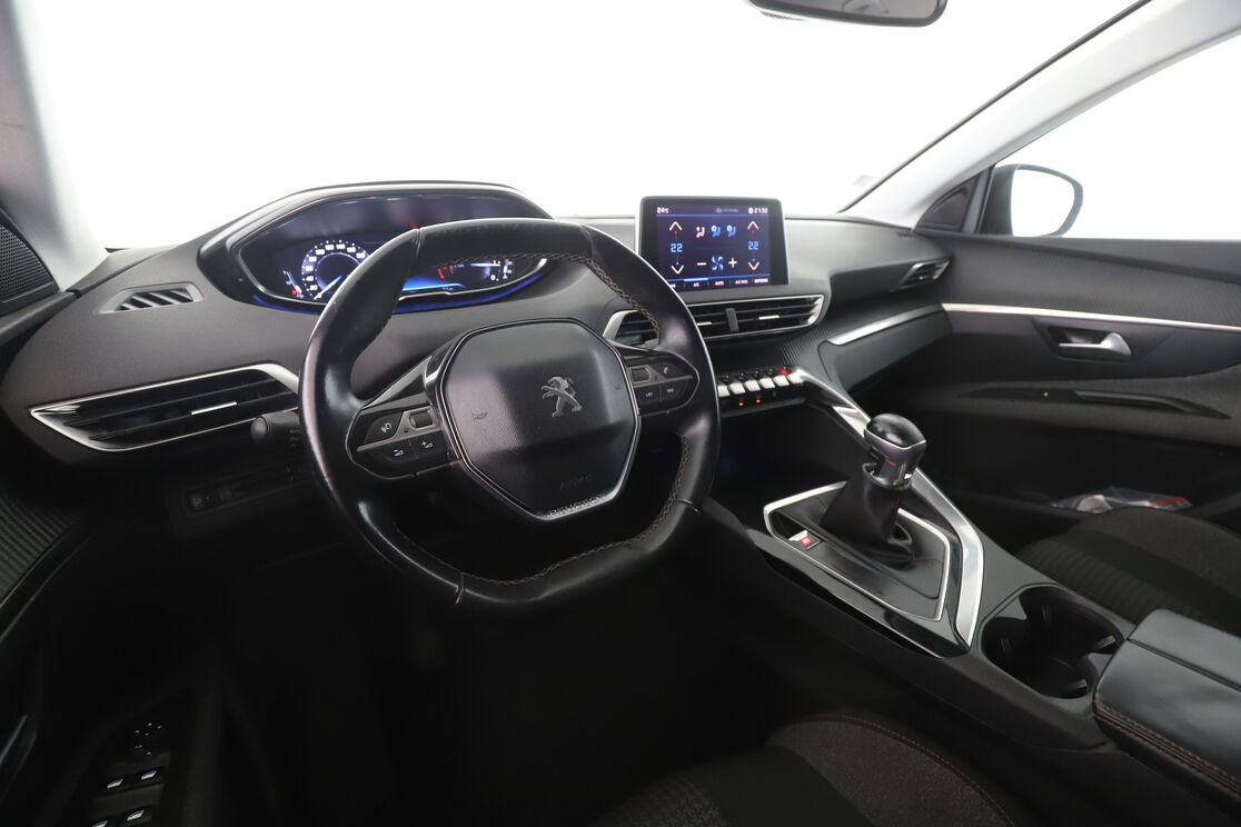 Peugeot 3008 1.2 PureTech Active — photo 10