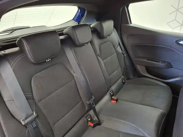 Renault Clio e-tech 140 - 21 — photo 29