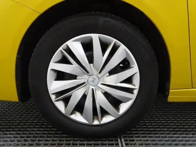 Peugeot 208 1.2 puretech 75ch s&amp;s active pack — photo 10