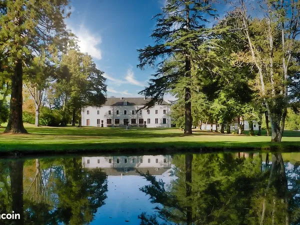 Domaine d'exception sur 13 ha - Ancienne abbaye du XIIe transformée en château après la Révolution
