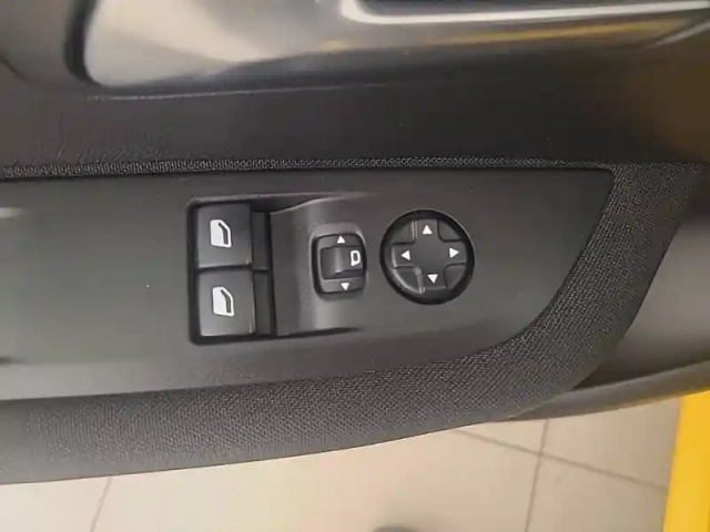 Peugeot 208 electrique 50 kwh 136ch — photo 23