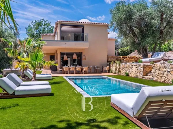 Villa 6 pièces 350 m²