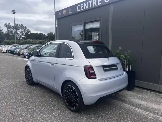 Fiat 500 c e 118 ch — photo 12