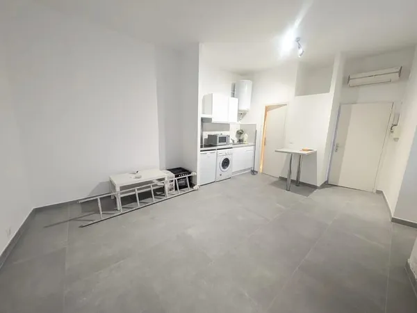 NICE: STUDIO RUE MIRON