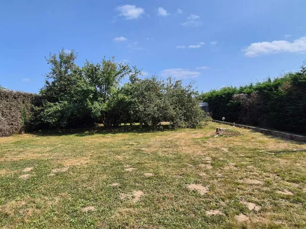 Terrain 250 m²