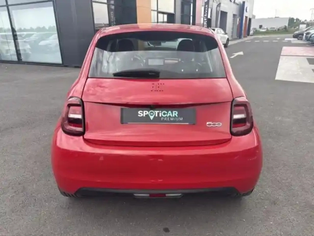 Fiat 500 e 95ch (red) my23 — photo 6