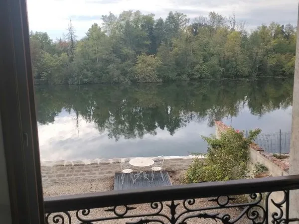Loue F3 laroche vue sur l'Yonne