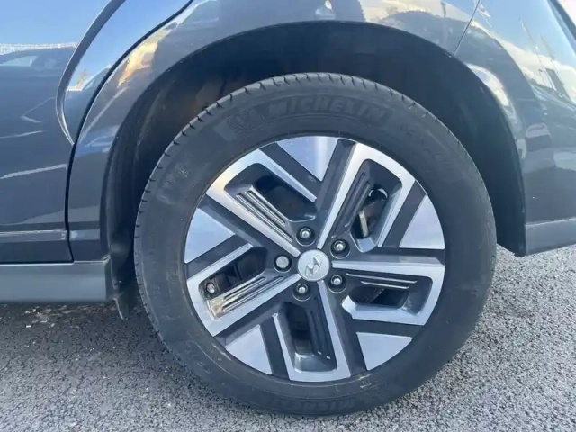 Hyundai Kona electrique 64 kwh - 204 ch — photo 19