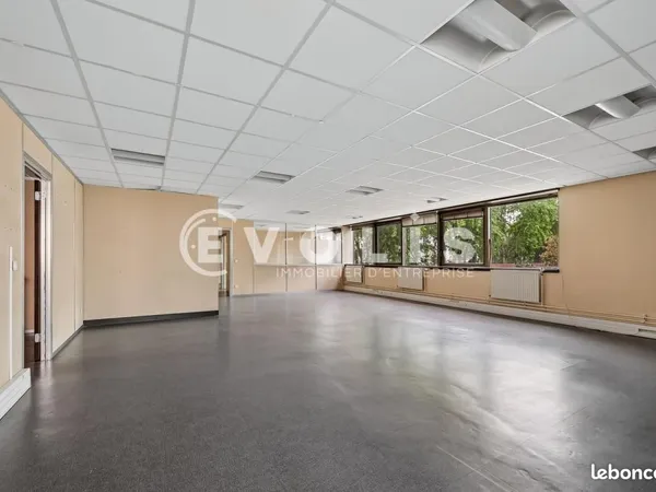 Bureaux 337 m²