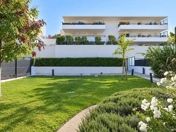 T4 RECENT 92 m2 TERRASSES 106 M2 GARAGE DOUBLE Marseille 9e