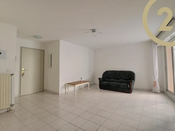 VENTE - SAINT-RAPHAËL - CENTRE-VILLE - Appartement 3 pièces