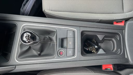 Seat Leon 1.0 TSI 110 - Business – 2022 – 63971 km – Essence – Boîte Manuelle — photo 9