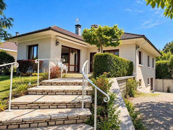 Maison 8 pièces 200 m²