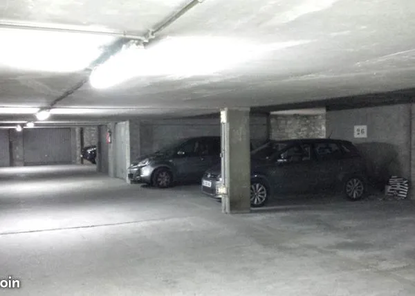 Location place de parking Timone