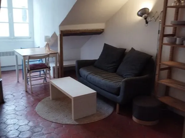 Appartement deux pièces meublé Paris 9
