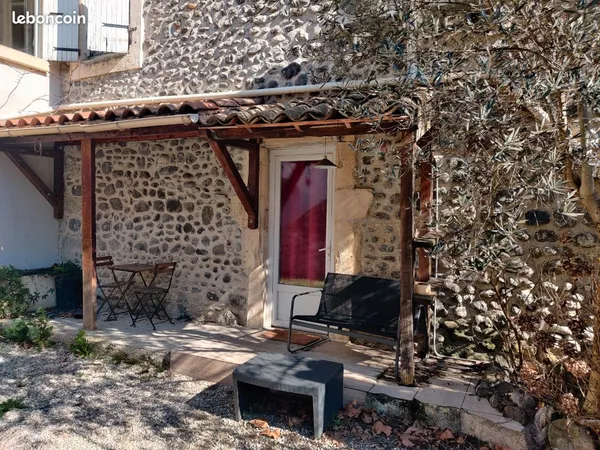 Studio avec extérieur Brune