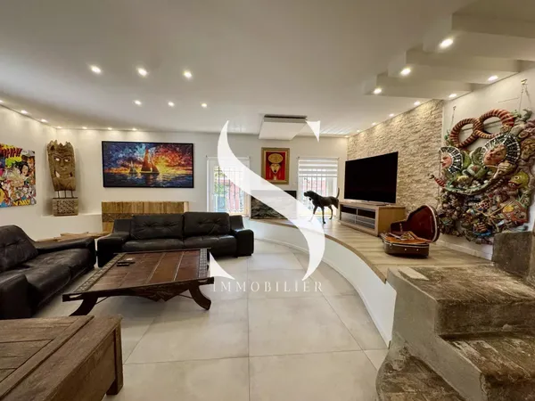 Appartement unique 5 pièces de 124m²