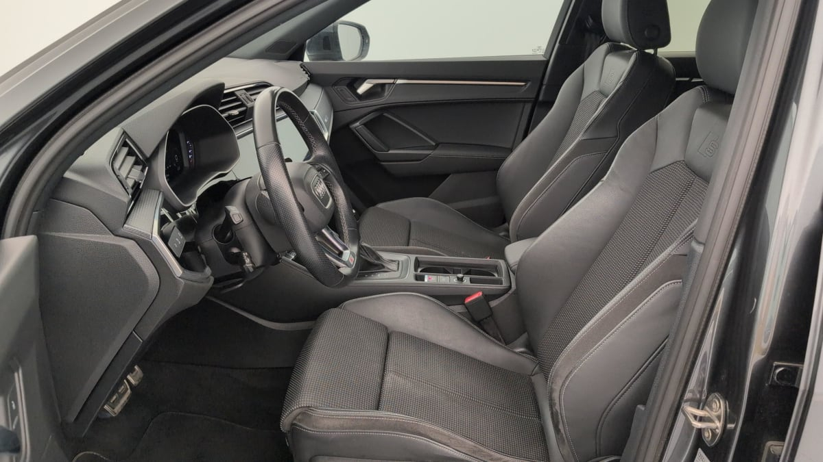 Audi Q3 Sportback — photo 16