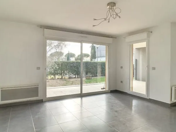 2 PIECES FREJUS - 2 pièce(s) - 49 m2