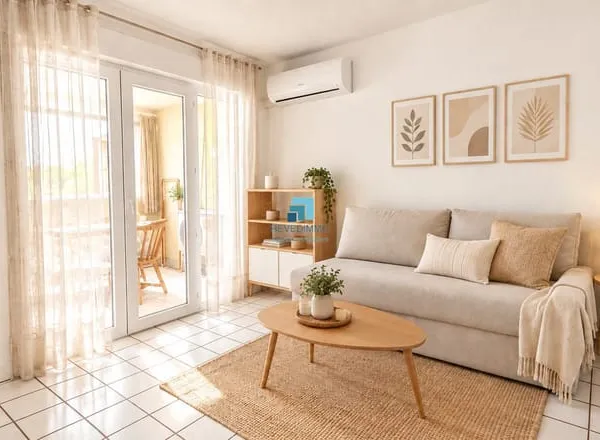 A St Aygulf T2 cabine avec extérieur proches commerces et plage