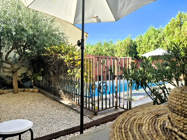 Superbe Maison De Caractere Avec Piscine Et Grand Garage