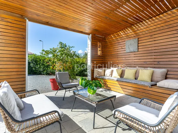Maison plain-pied 3 chambres 114 m² garage 42 m² terrain avec terrasse couverte