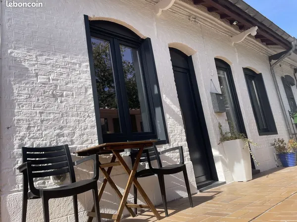 Maison de courée rénovée avec cachet et esprit loft - 52 m² au sol/ 33 m² Carrez + dépendance 17,5 m