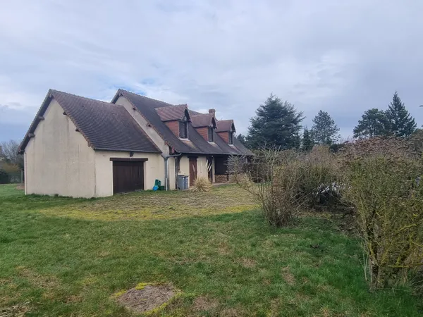Maison familiale de 160 m2 sur terrain de 1 500 m2 Villiers-en-Désoeuvre, à proximité de Paris